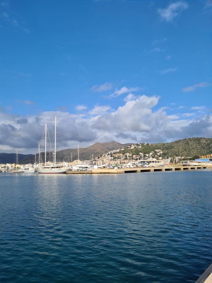 Acogedor Apartamento Vistas Al Mar Roses Eksteriør billede