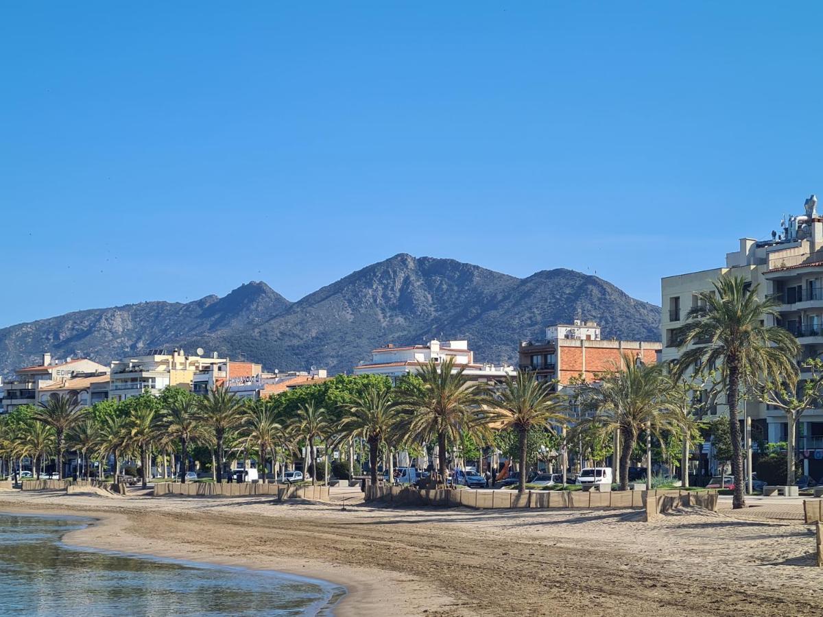 Acogedor Apartamento Vistas Al Mar Roses Eksteriør billede
