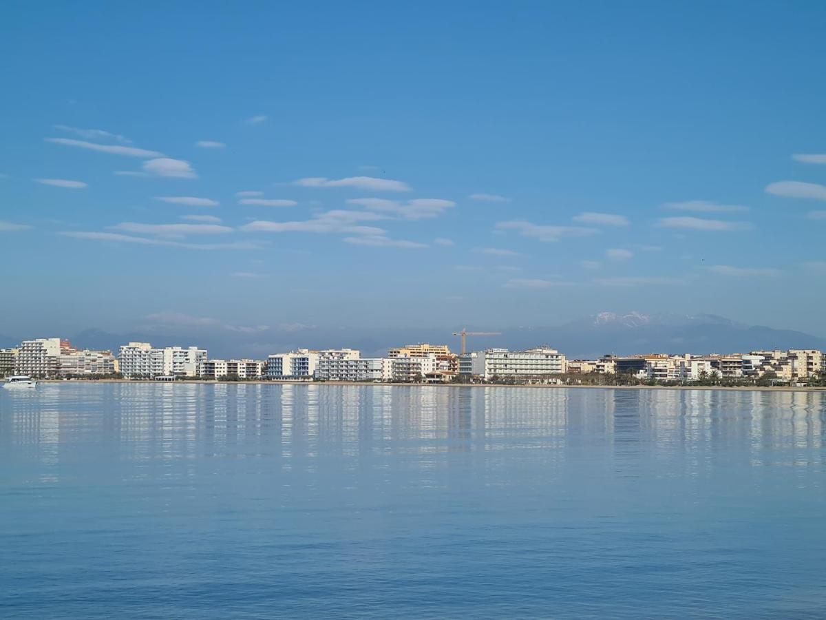 Acogedor Apartamento Vistas Al Mar Roses Eksteriør billede